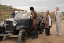 Полад Бюльбюльоглу подарил Льву Дурову огромную корзину роз: "Браво, Сан Саныч!"