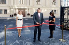 Президент Ильхам Алиев: За счет развития современного учебного процесса уровень образования в Азербайджане еще больше поднимется (ФОТО)