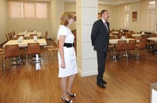 Президент Ильхам Алиев: За счет развития современного учебного процесса уровень образования в Азербайджане еще больше поднимется (ФОТО)