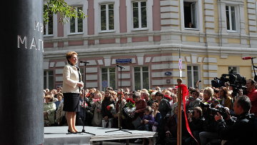Фотосет с церемонии открытия памятника Муслиму Магомаеву