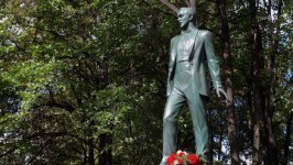 Фотосет с церемонии открытия памятника Муслиму Магомаеву