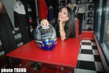 ТОП-20 азербайджанских девушек-телеведущих 2011 года (фотосессия)