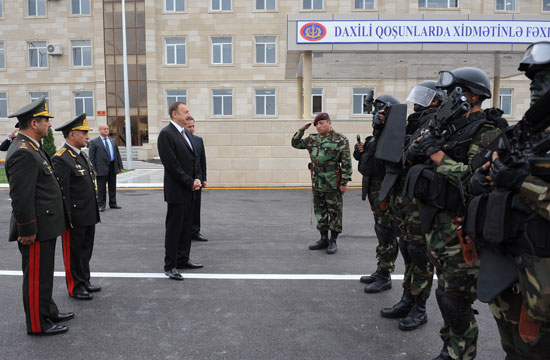Президент Ильхам Алиев принял участие в открытии Н-ского военного городка Внутренних войск в Губе (ФОТО)