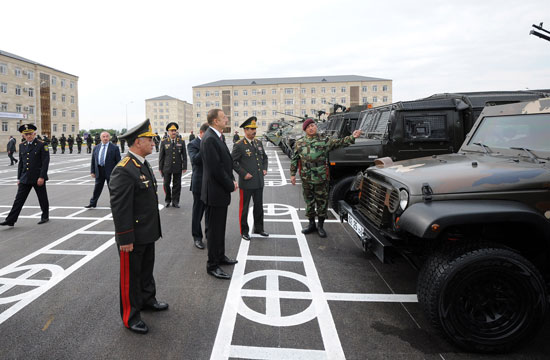 Президент Ильхам Алиев принял участие в открытии Н-ского военного городка Внутренних войск в Губе (ФОТО)