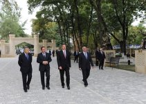 Президент Азербайджана ознакомился в Губе с ходом реконструкции парка им.Низами и открыл шахматную школу (ФОТО)