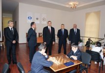 Президент Азербайджана ознакомился в Губе с ходом реконструкции парка им.Низами и открыл шахматную школу (ФОТО)