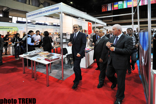 В Баку открылась Международная книжная выставка-ярмарка (фотоссесия)