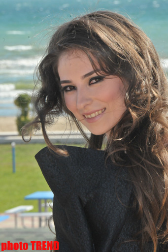 Каспийская фотосессия певицы Зарины