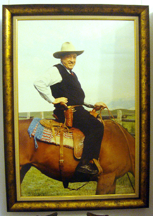 Один день в бакинской мастерской Таира Салахова (фотосессия)