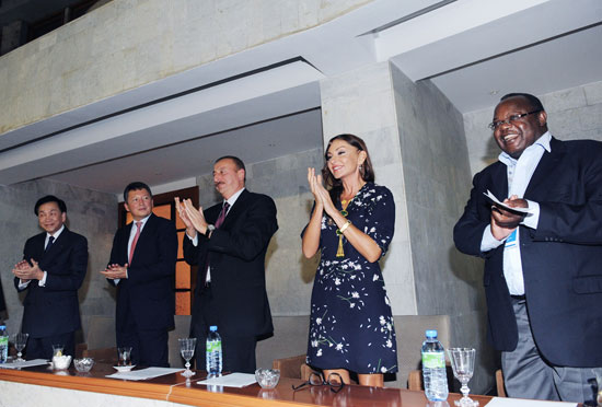 Президент Азербайджана и его супруга наблюдали за поединками финального этапа чемпионата мира по боксу (ФОТО)