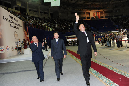 Президент Азербайджана и его супруга наблюдали за поединками финального этапа чемпионата мира по боксу (ФОТО)