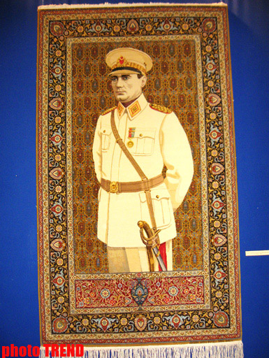 Великое искусство ковров-портретов Кямиля Алиева (фотосессия)