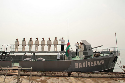 Сына Яны Никитиной усыновил военный министр: "Мама сильно ругала меня" (фотосессия)