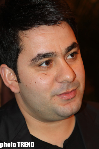 Число врагов певца Самира Пириева растет (фото)