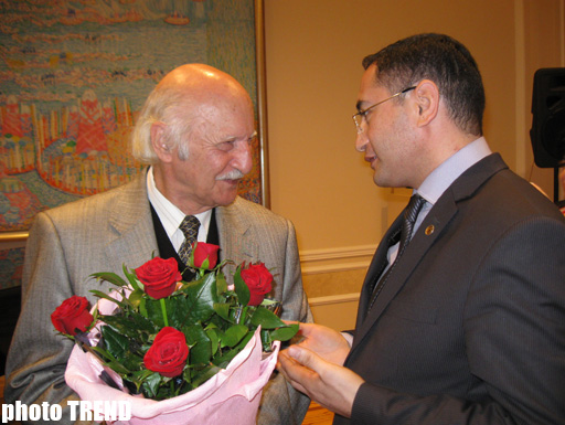 Юбилейная выставка Алтая Гаджиева: "Моя миссия будет незавершенной..." (фотосессия)