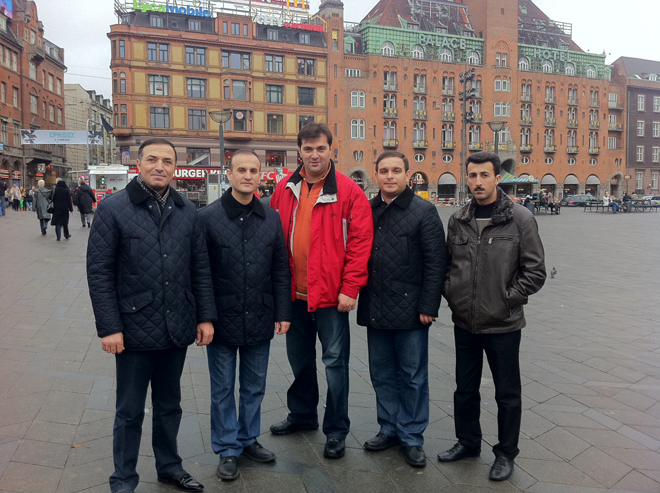 Мансум Ибрагимов и группа  "Карабах" покорили родину Гамлета - датский журналист поцеловал флаг Азербайджана (фото)