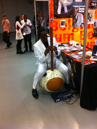 Мансум Ибрагимов и группа  "Карабах" покорили родину Гамлета - датский журналист поцеловал флаг Азербайджана (фото)