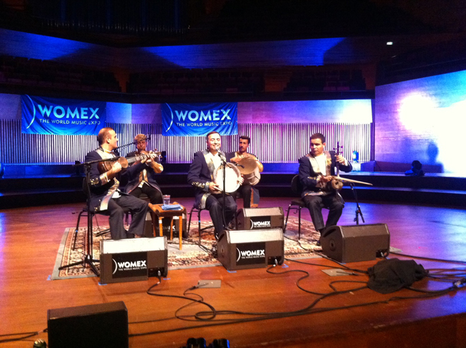 Мансум Ибрагимов и группа  "Карабах" покорили родину Гамлета - датский журналист поцеловал флаг Азербайджана (фото)