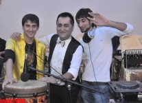 Группа "Black dj" загнала в тупик африканскими ритмами Гюнель Алекперову и Эльгиза Акпера (фотосессия)