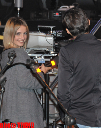 Теплые отношения в холодную погоду Турала Асадова и Айгюн Рагимовой (фотосессия)