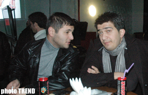 Холодная ночь в Баку - королева Лятафят Алекперова, горячая Ханде Йенер, экстаз молодежи (фотосессия)