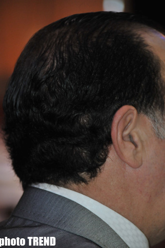 Самед Самедов стал брюнетом (фотосессия)