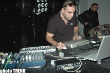 Холодная ночь в Баку - королева Лятафят Алекперова, горячая Ханде Йенер, экстаз молодежи (фотосессия)