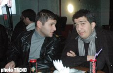 Холодная ночь в Баку - королева Лятафят Алекперова, горячая Ханде Йенер, экстаз молодежи (фотосессия)