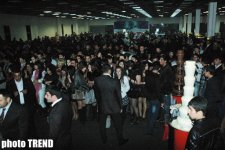 Холодная ночь в Баку - королева Лятафят Алекперова, горячая Ханде Йенер, экстаз молодежи (фотосессия)