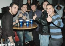 Холодная ночь в Баку - королева Лятафят Алекперова, горячая Ханде Йенер, экстаз молодежи (фотосессия)