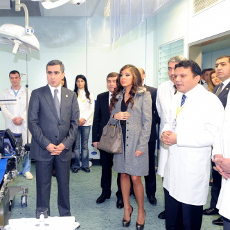 Вице-президент Фонда Гейдара Алиева Лейла Алиева ознакомилась с созданными в Центре хирургии и трансплантологии органов условиями (ФОТО)