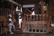 Азербайджанские бабочки и Джек Воробей сняли клип для турецкого телеканала (фотосессия)