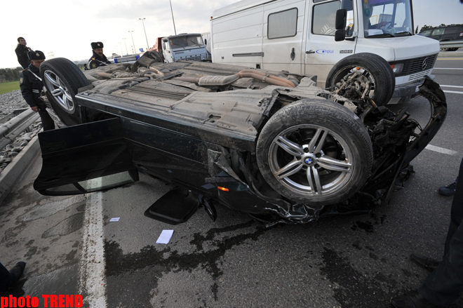 В ДТП на трассе Баку-Газах погибли 2 человека