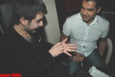 Суеверный телеведущий Джавид и VIP-продюсер Бабек о богатстве, или К чему чешется... (фотосессия)