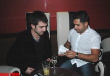 Суеверный телеведущий Джавид и VIP-продюсер Бабек о богатстве, или К чему чешется... (фотосессия)