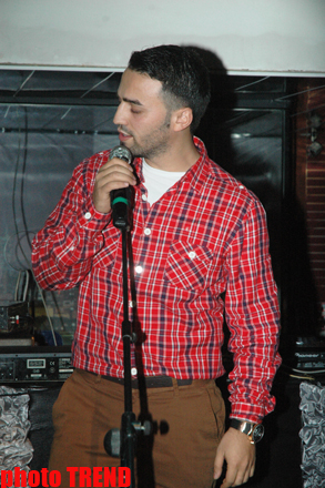 Замиг Гусейнов перенимает стиль Голливудских звезд (фото)