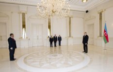 Президент Азербайджана принял верительные грамоты послов семи стран (ФОТО)