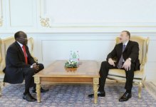 Президент Азербайджана принял верительные грамоты послов семи стран (ФОТО)