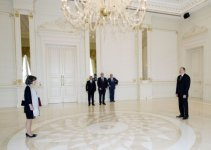 Президент Азербайджана принял верительные грамоты послов семи стран (ФОТО)