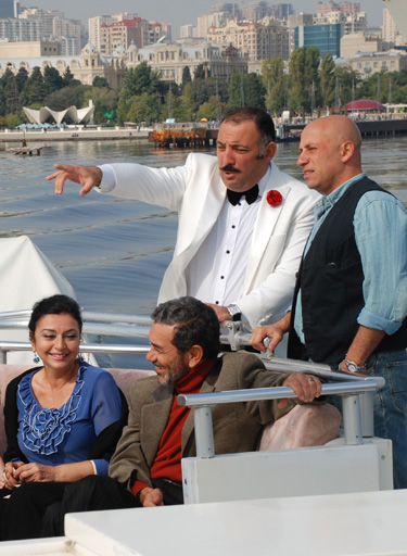 Лев Дуров, Гамида Омарова, Мабуд Магеррамов…- веселая прогулка на катере по Каспию (фотосесссия)