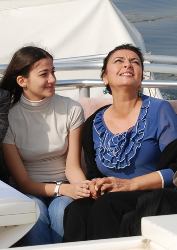 Лев Дуров, Гамида Омарова, Мабуд Магеррамов…- веселая прогулка на катере по Каспию (фотосесссия)