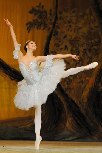 У Чинары Ализаде редкая пластика, прыжки, темперамент - Надежда Малыгина (фотосессия)