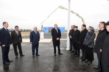 Ильхам Алиев принял участие в церемонии закладки фундамента завода по производству карбамида (ФОТО)