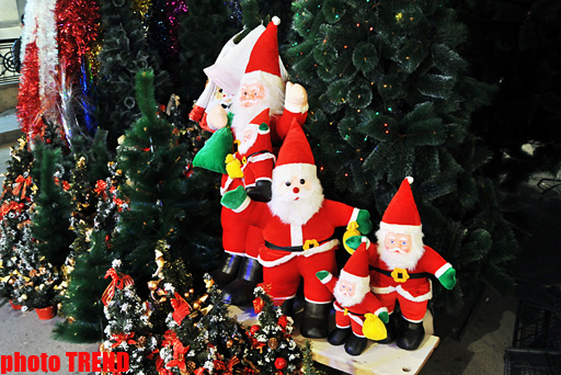 Новогодние улицы Баку - как встретить год Дракона, гороскоп (фотосессия)