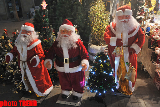 Новогодние улицы Баку - как встретить год Дракона, гороскоп (фотосессия)