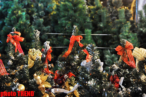 Новогодние улицы Баку - как встретить год Дракона, гороскоп (фотосессия)