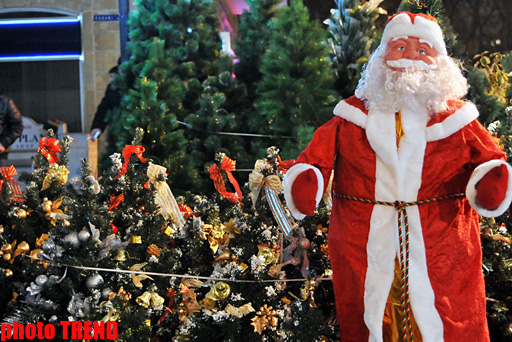 Новогодние улицы Баку - как встретить год Дракона, гороскоп (фотосессия)