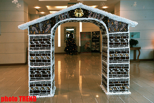 Новогодние улицы Баку - как встретить год Дракона, гороскоп (фотосессия)