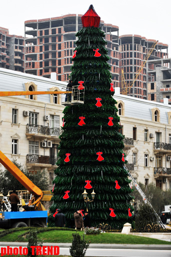 Новогодние улицы Баку - как встретить год Дракона, гороскоп (фотосессия)