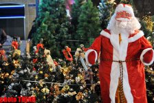 Новогодние улицы Баку - как встретить год Дракона, гороскоп (фотосессия)